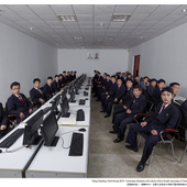 王国锋 朝鲜2014－金策工业综合大学电子图书馆中的大学生们