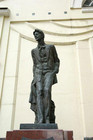 A.P.契诃夫的纪念像，建筑师为M.波索欣和M.费尔德曼